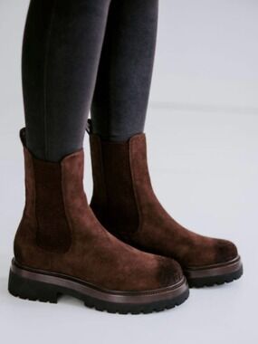 Steve Madden Blitzen Women's Suede Brown Chelsea Lug Boots Pull On Sz 11 - NWT